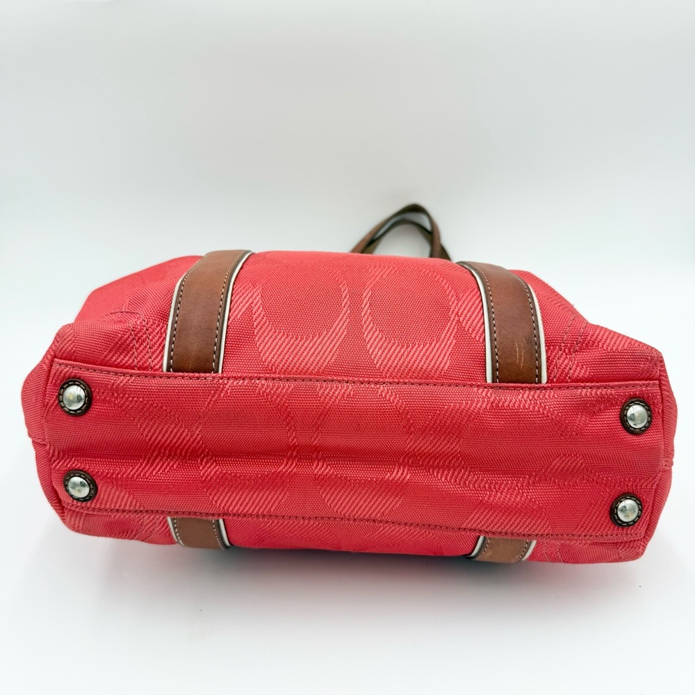 SOLD Coach Gallery Tote Bag - Picture 5 of 8